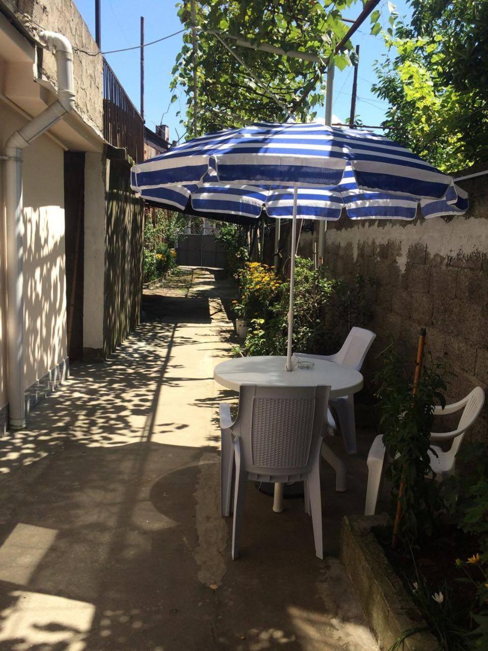 Batumi Guesthouse 28A Exterior foto